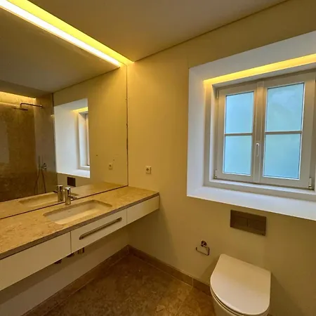 Privade In Baixa With Private Bathroom リスボン