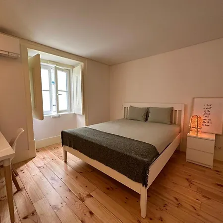 Privade In Baixa With Private Bathroom Δωμάτια σε οικογενειακή κατοικία *